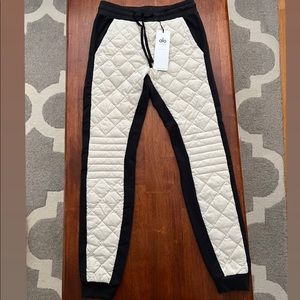 Alo High waisted Moto puffer pants